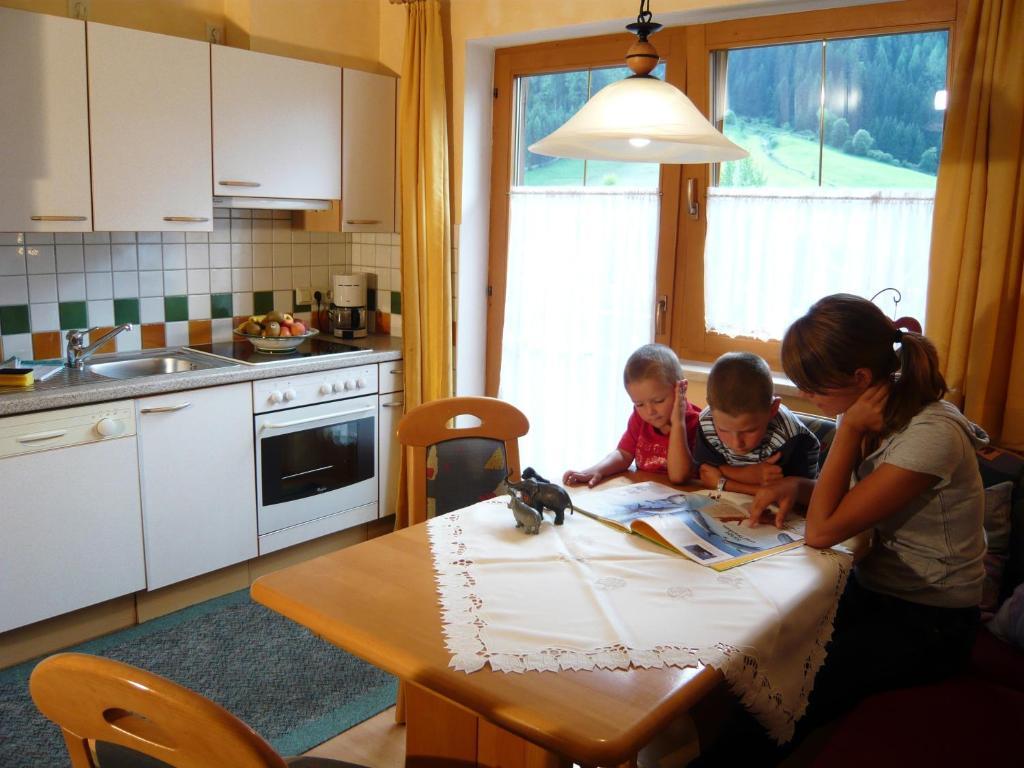 Ferienhaus Ahorn Neustift im Stubaital Kamer foto